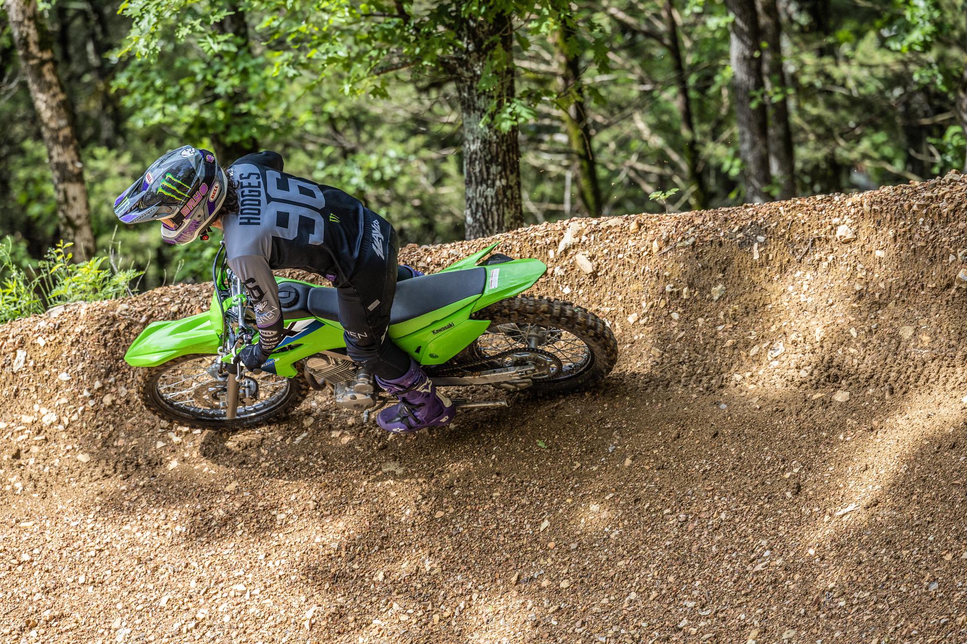 KLX230R S 2026 — detalle lateral