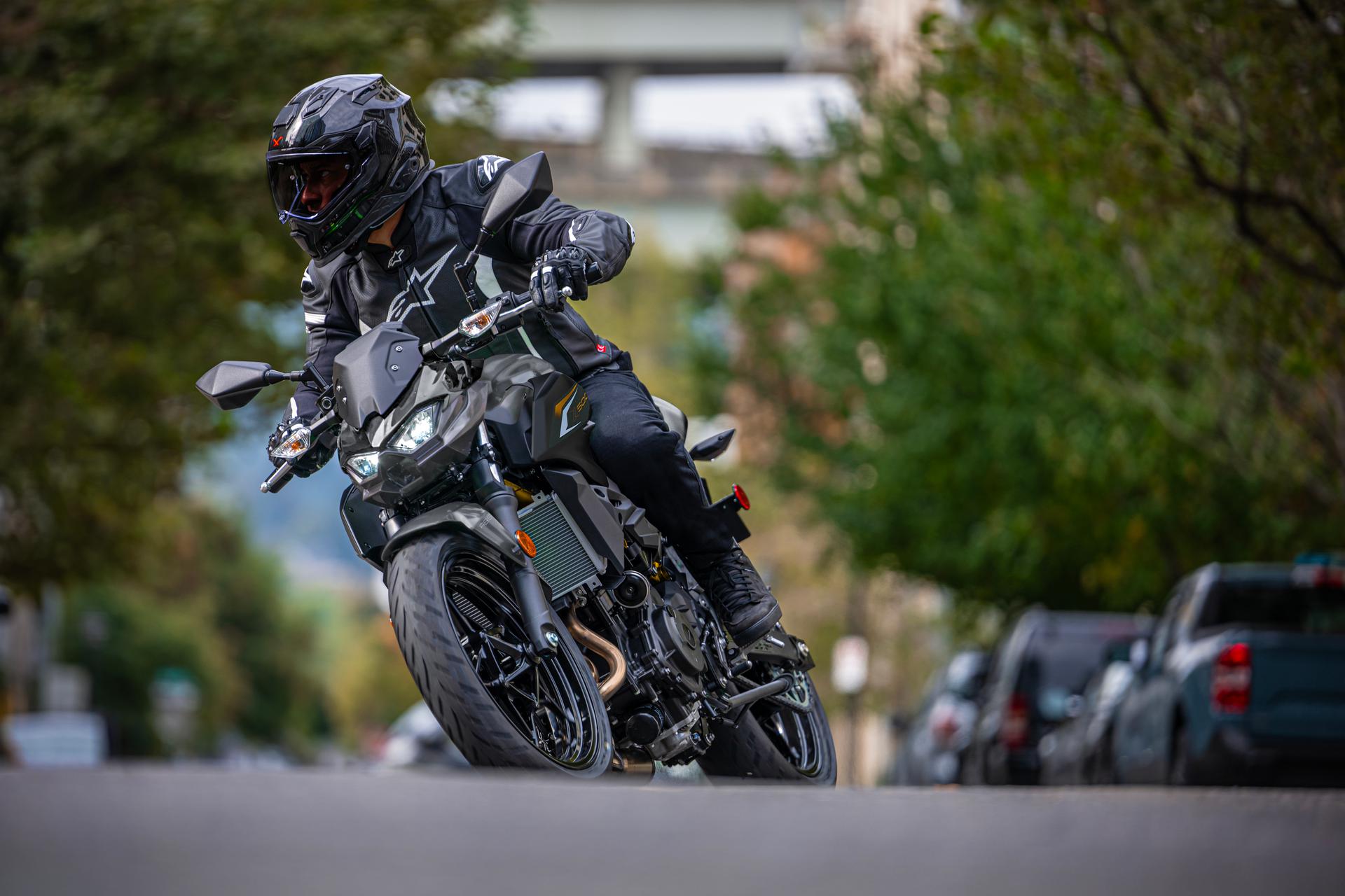 Z500 2026 — galería lateral izquierdo A