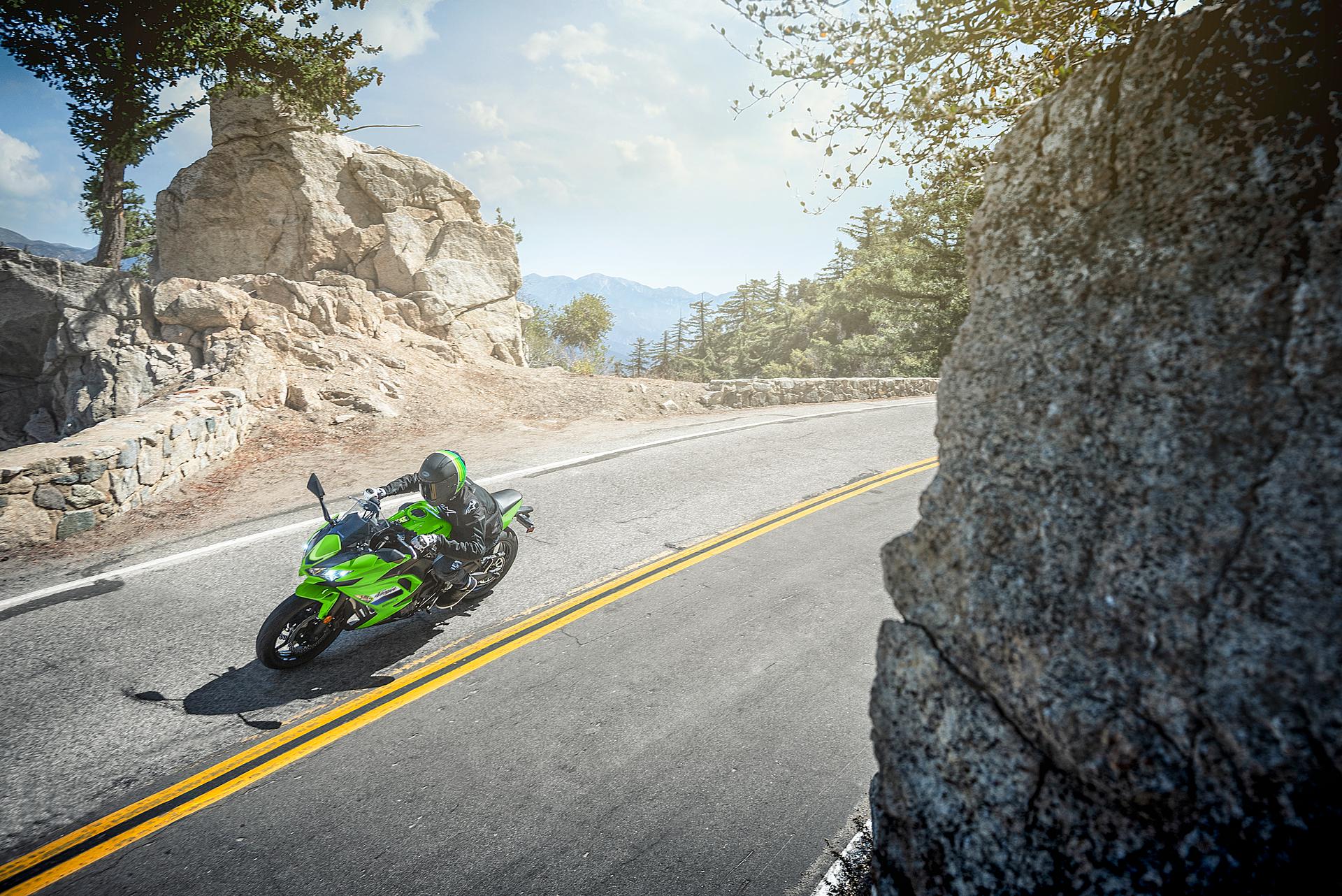 Ninja 650 2026 — galeria accion 3