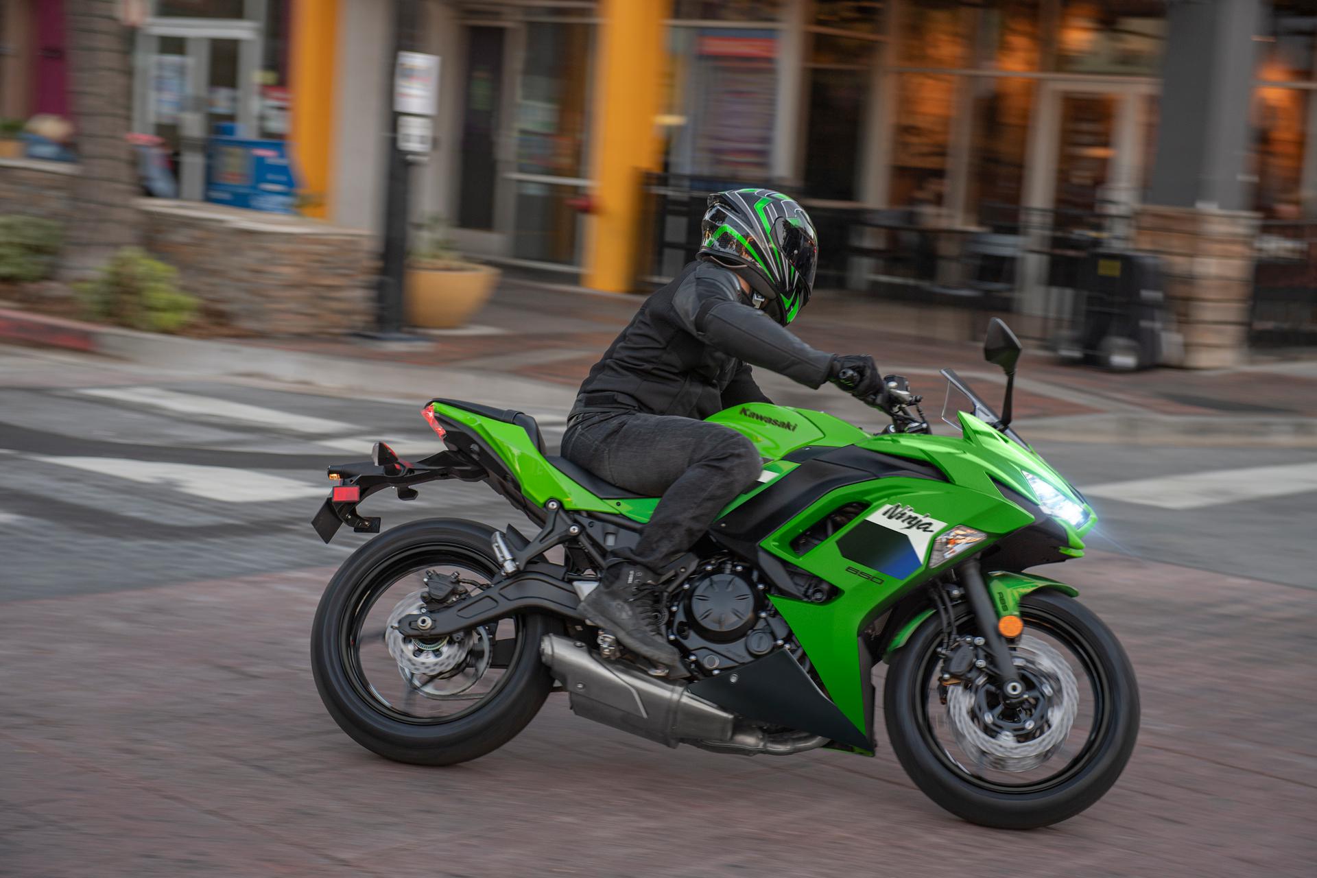 Ninja 650 2026 — galeria accion 5
