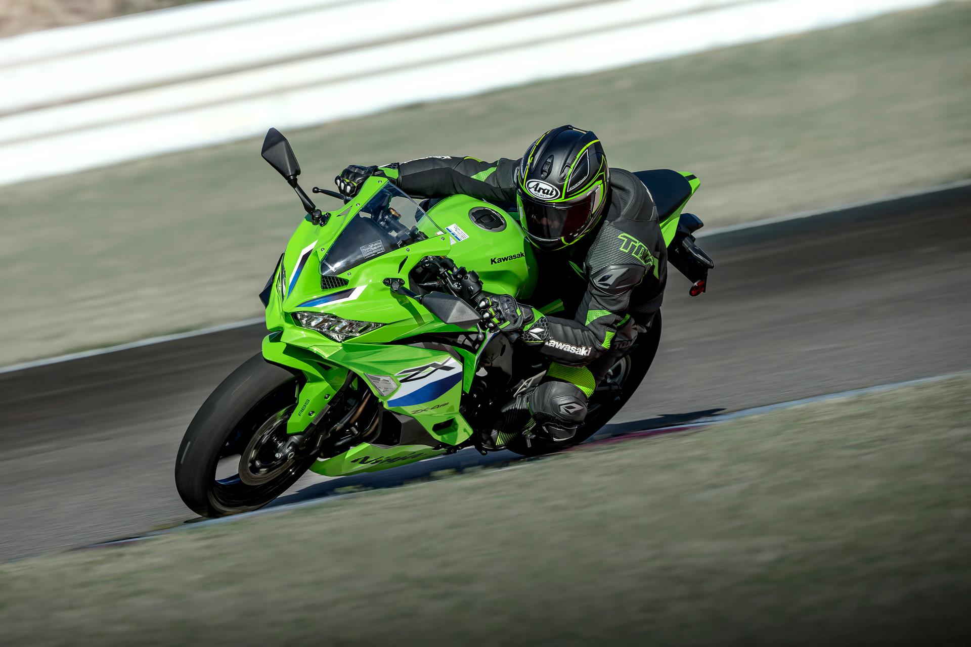 ZX-4RR 2026 — galeria accion 5