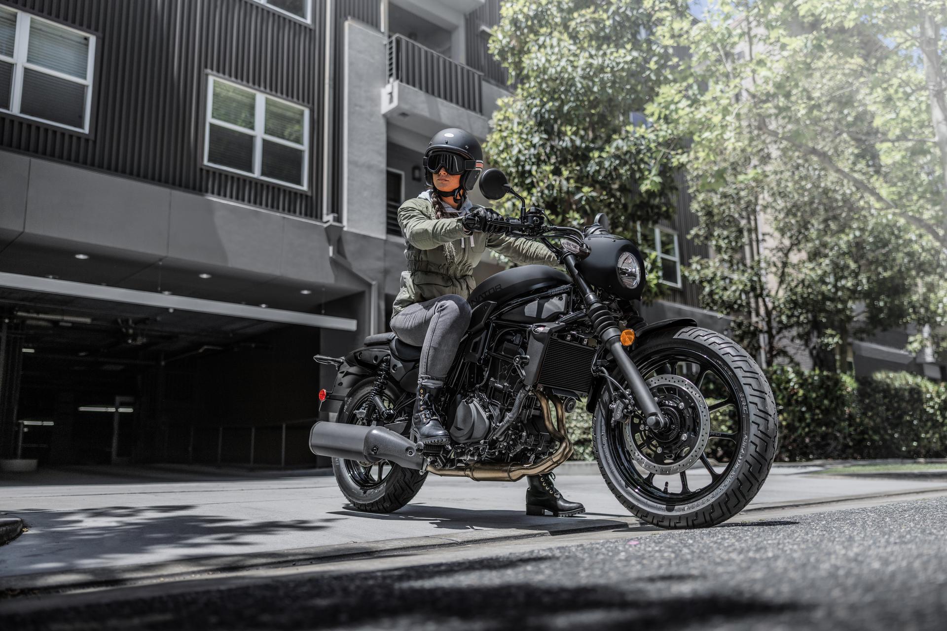 Eliminator 500 SE 2026 — detalle lateral