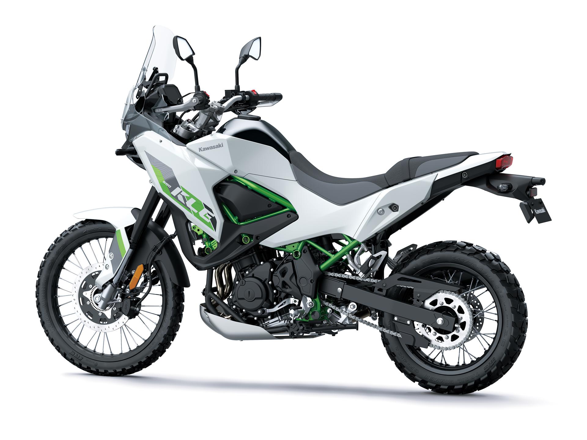 Kawasaki KLE500 SE 2026 — vista lateral baja izquierda