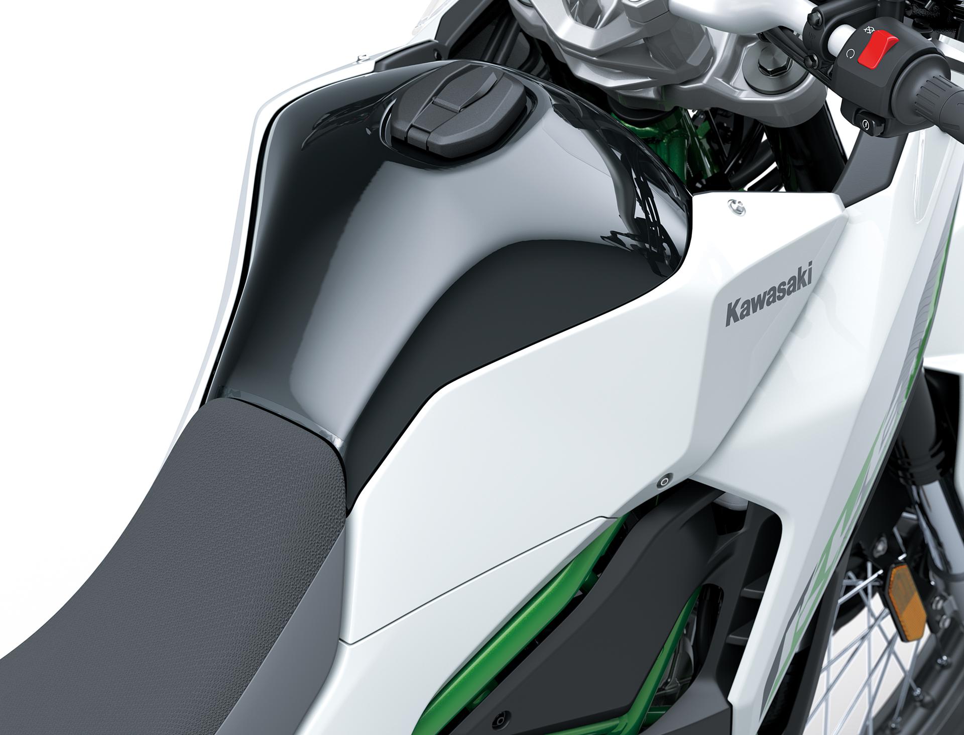 Kawasaki KLE500 SE 2026 — depósito de 16 litros estilo rally